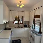 アパート Anna Maria Family House 2 カランバカ