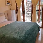 アパート Anna Maria Family House 2 カランバカ